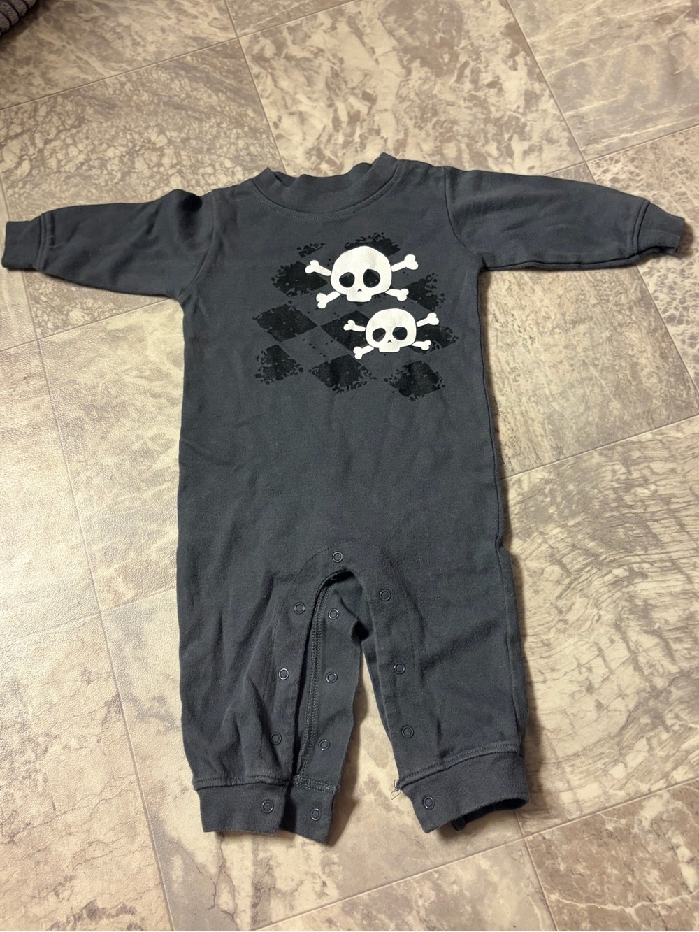 Gray Kids Skull Graphic One-Piece 6 months 100% Cotton